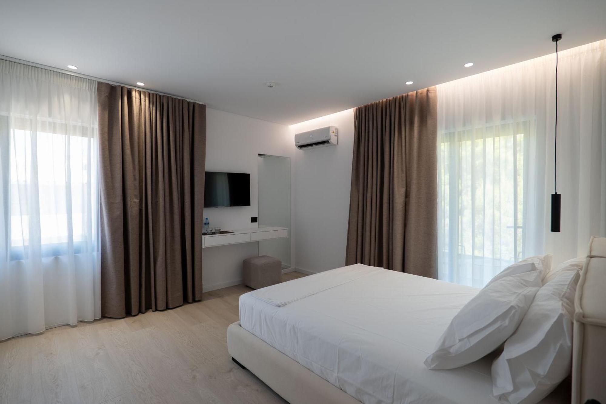 Arrei Hotel Sarandë Exterior foto